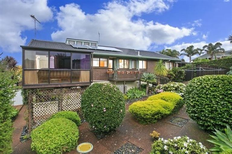 Photo of property in 40 Athena Drive, Totara Vale, Auckland, 0629