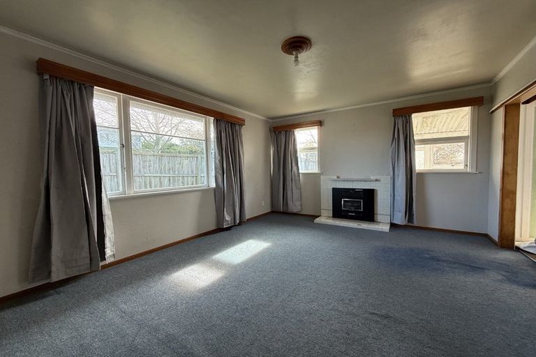 Photo of property in 9 Locket Road, Glenfield, Auckland, 0629