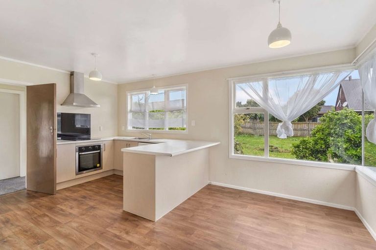 Photo of property in 26 Ray Small Drive, Papakura, 2110
