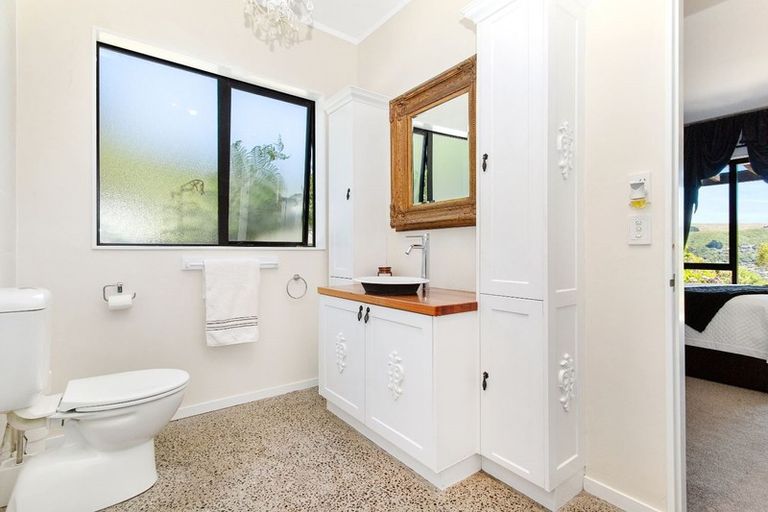 Photo of property in 40 Bing Lucas Drive, Tawa, Wellington, 5028