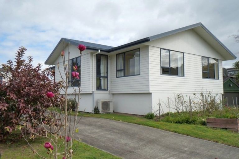 Photo of property in 33 Shearwater Street, One Tree Point, 0118