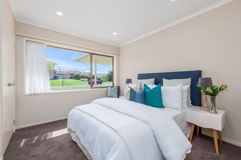 Photo of property in 3 Serrita Avenue, Sunnyhills, Auckland, 2010