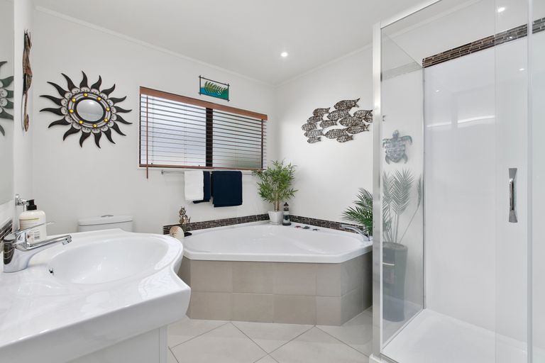 Photo of property in 9 Dobell Road, Stanmore Bay, Whangaparaoa, 0932
