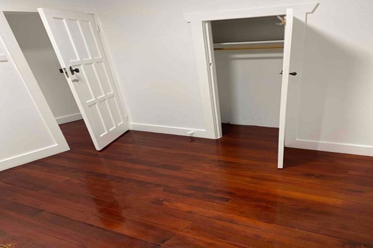 Photo of property in 1072 Great North Road, Point Chevalier, Auckland, 1022