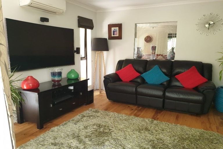 Photo of property in 73b Hillwell Drive, Henderson, Auckland, 0612