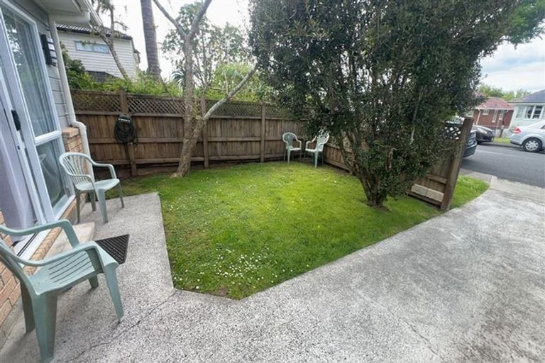 Photo of property in 19 Patons Road, Howick, Auckland, 2014
