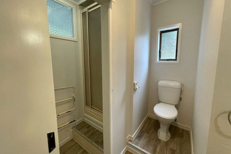 Photo of property in 35 Kirby Street, Glendene, Auckland, 0602