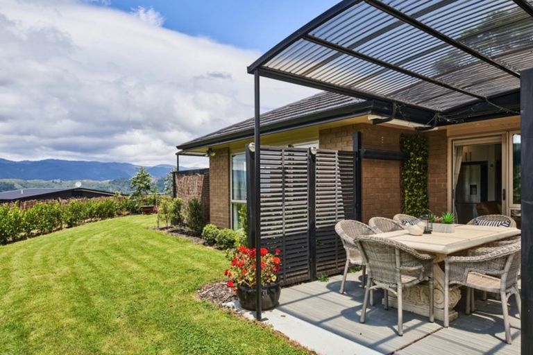 Photo of property in 2 Lila Gillies Lane, Riverstone Terraces, Upper Hutt, 5018