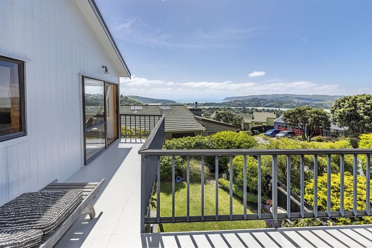 Photo of property in 22 Mercury Way, Whitby, Porirua, 5024
