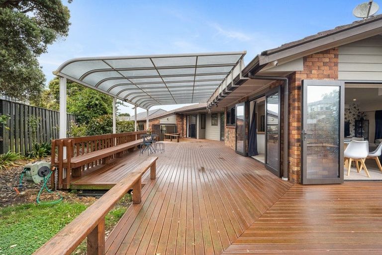 Photo of property in 37 Parkhill Road, Mellons Bay, Auckland, 2014