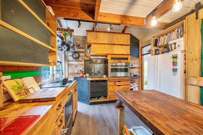 Photo of property in 64 Larchmont Grove, Totara Park, Upper Hutt, 5018