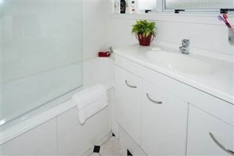 Photo of property in 11 Stackhouse Avenue, Bishopdale, Christchurch, 8053