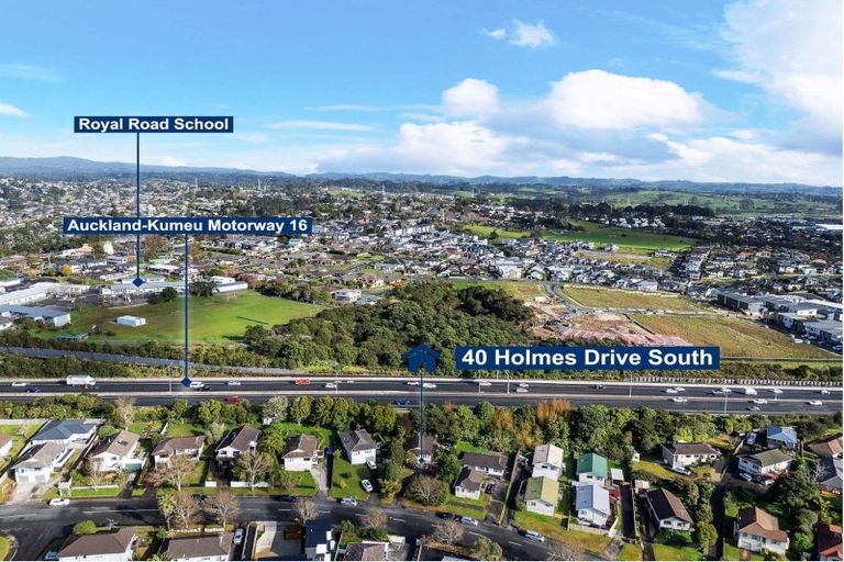 Photo of property in 40 Holmes Drive South, Massey, Auckland, 0614