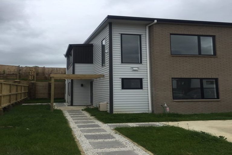 Photo of property in 18a Crestview Rise, Papakura, 2110