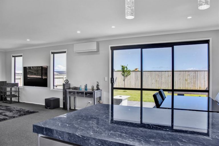 Photo of property in 5 Papawhero Drive, Bell Block, New Plymouth, 4312