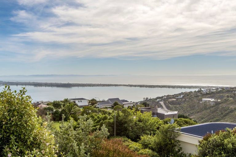 Photo of property in 4 Ledger Lane, Mount Pleasant, Christchurch, 8081