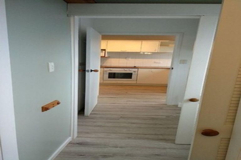Photo of property in 27 Cheval Drive, Totara Vale, Auckland, 0629
