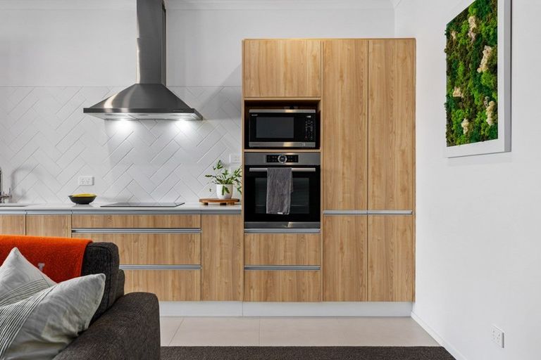 Photo of property in 3/2 Frances Bryers Road, Hobsonville, Auckland, 0616