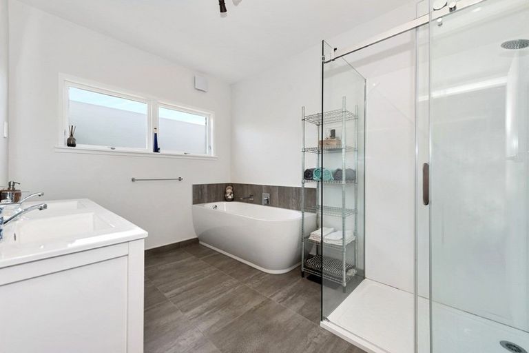 Photo of property in 11 Hillary Street, Chedworth, Hamilton, 3210