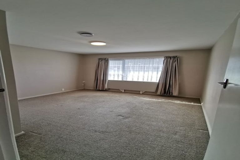 Photo of property in 2/11 Manor Place, Bryndwr, Christchurch, 8053