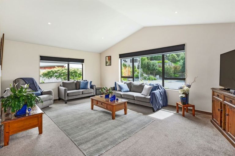 Photo of property in 17 Sams Way, Raumati South, Paraparaumu, 5032