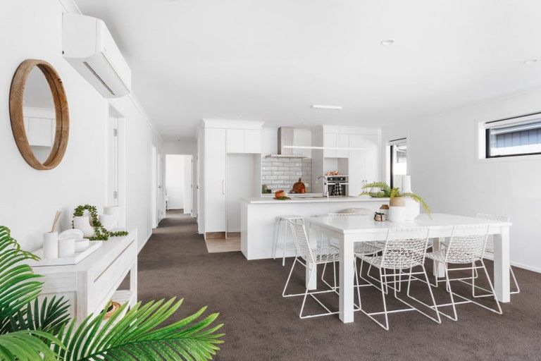 Photo of property in 8 Julie Lane, Papamoa, 3118