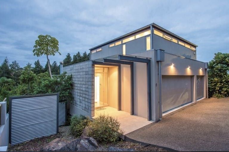 Photo of property in 9 Kahikatea Close, Campbells Bay, Auckland, 0630