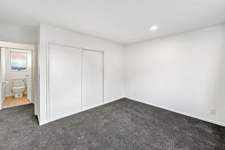 Photo of property in 3/2 Broadbent Street, Riccarton, Christchurch, 8041