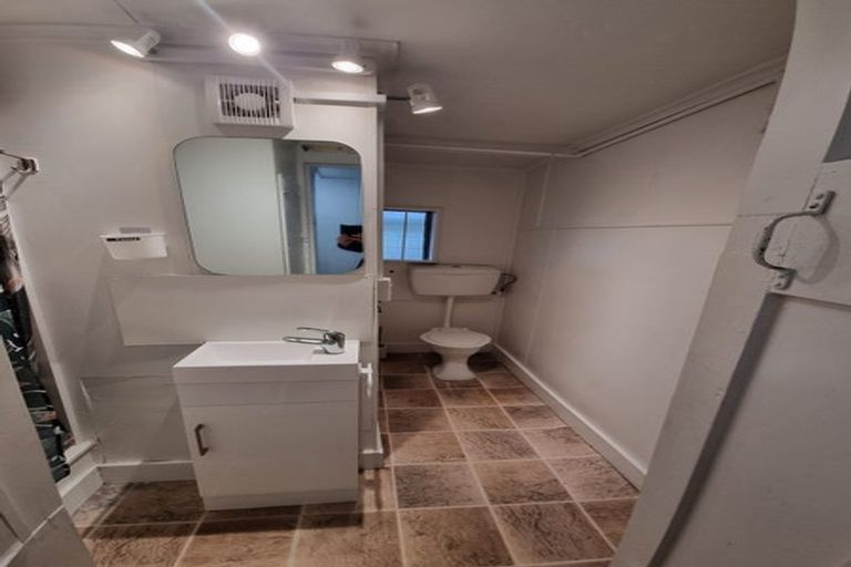 Photo of property in 129 Tasman Street, Mount Cook, Wellington, 6021