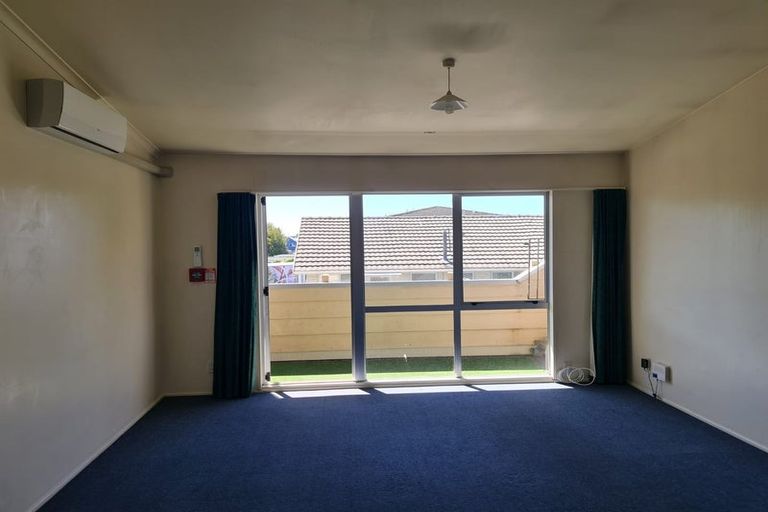 Photo of property in 2/7 Division Street, Riccarton, Christchurch, 8041