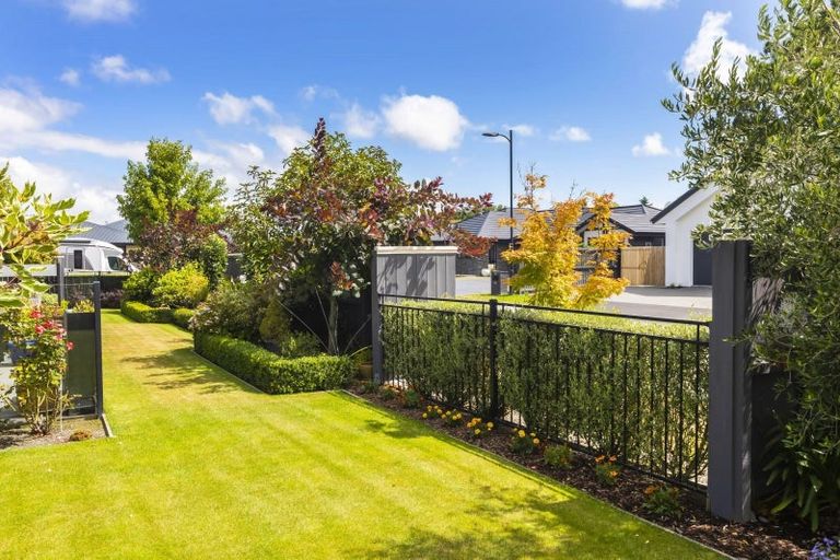 Photo of property in 6 Woodlaw Crescent, Prebbleton, 7604