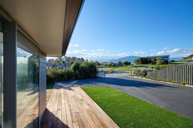 Photo of property in 29 Knowles Crescent, Kaikoura Flat, Kaikoura, 7371