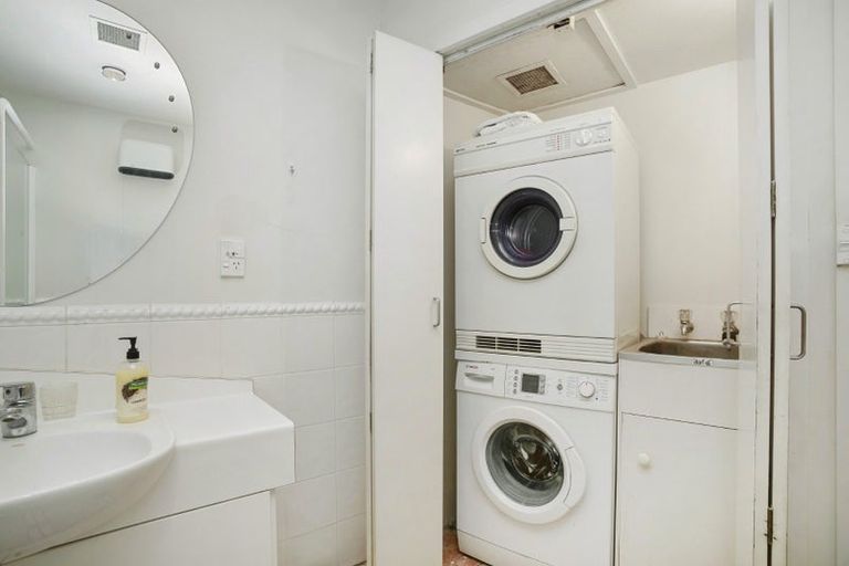 Photo of property in York Apartments Or Wright Apart, 9c College Street, Te Aro, Wellington, 6011