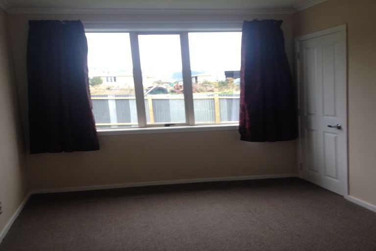 Photo of property in 8-14 Milford Street, Waimate, 7924