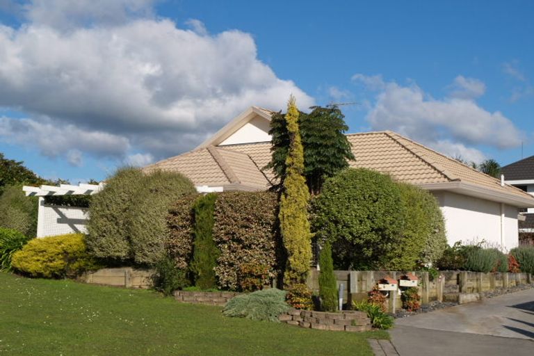 Photo of property in 1/9 Putter Place, Golflands, Auckland, 2013