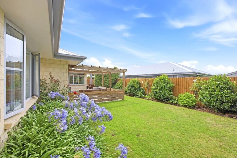 Photo of property in 15 Cridland Place, Halswell, Christchurch, 8025