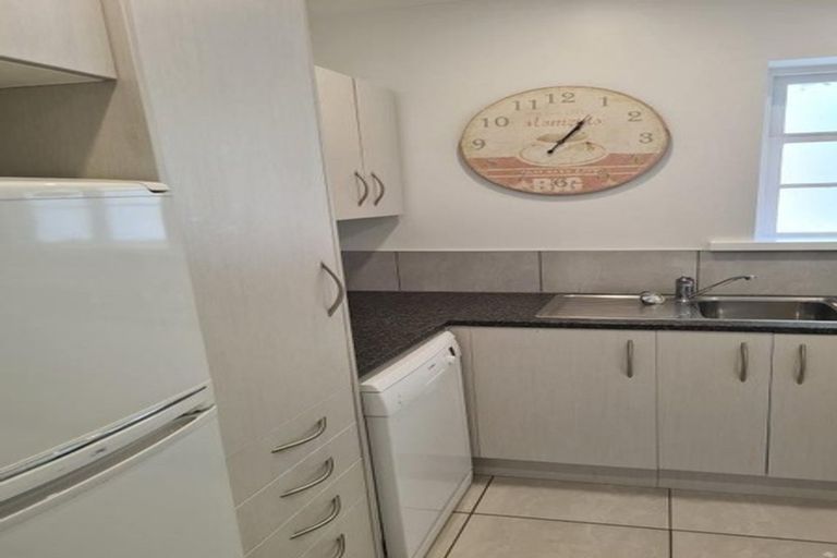 Photo of property in 1/28 Clifton Terrace, Kelburn, Wellington, 6012