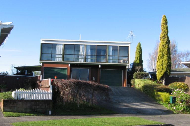 Photo of property in 4 Papawai Place, Milson, Palmerston North, 4414