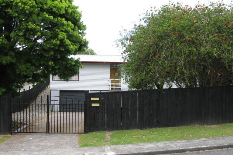 Photo of property in 31 Patts Avenue, Glendene, Auckland, 0602
