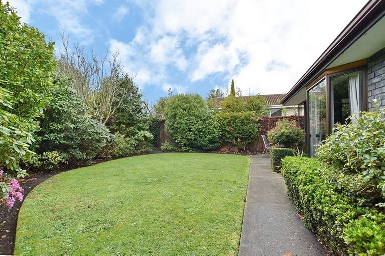 Photo of property in 2/38 Chipping Lane, Redwood, Christchurch, 8051