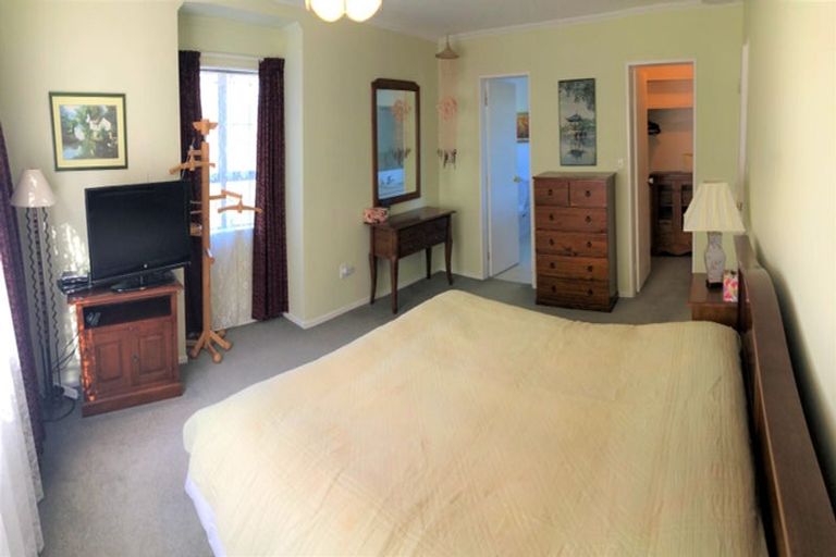 Photo of property in 64 Amapur Drive, Khandallah, Wellington, 6035