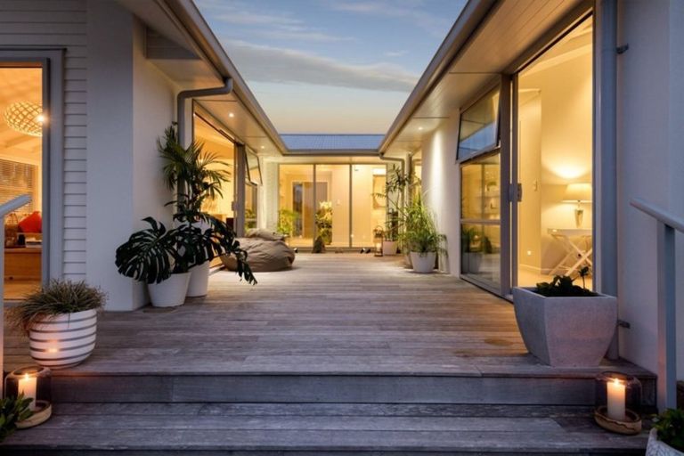 Photo of property in 7 Broadwater Close, Pyes Pa, Tauranga, 3112