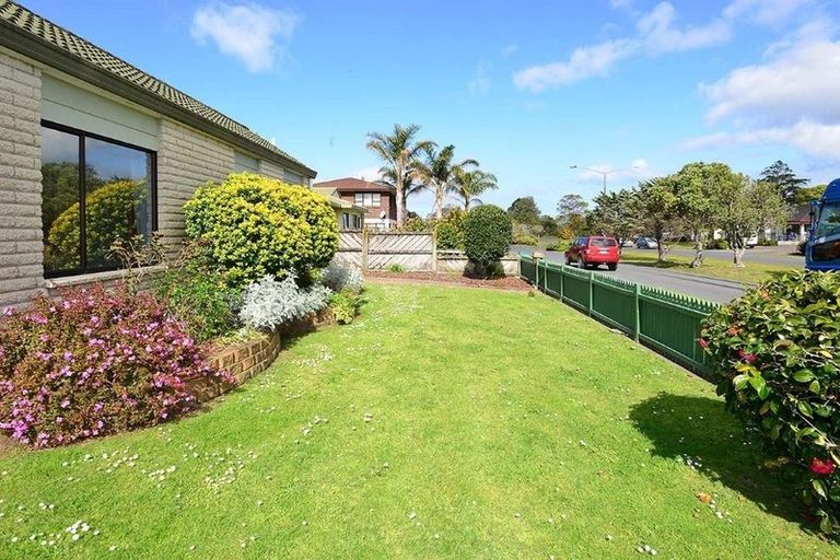 Photo of property in 119 Riverside Road, Orewa, 0931
