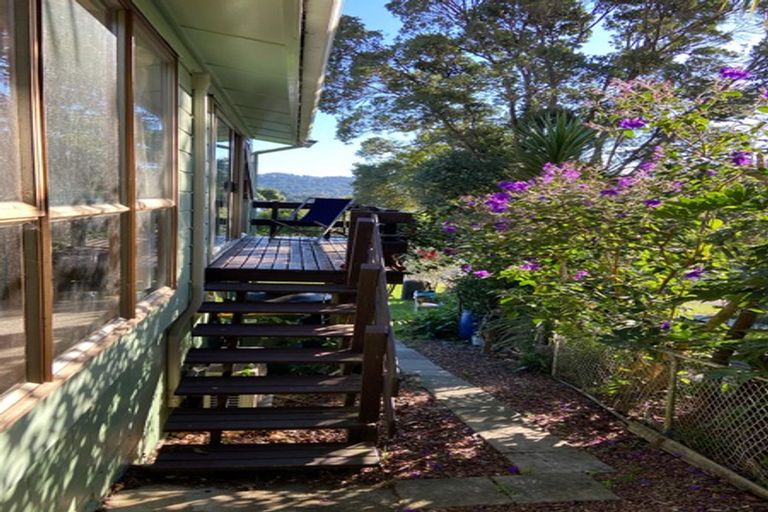 Photo of property in 1/28 Scotstoun Place, Glen Eden, Auckland, 0602