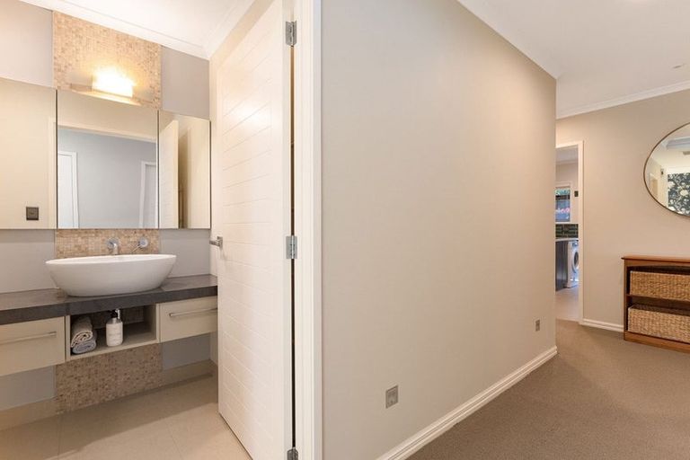 Photo of property in 28 Rexford Heights, Pyes Pa, Tauranga, 3112