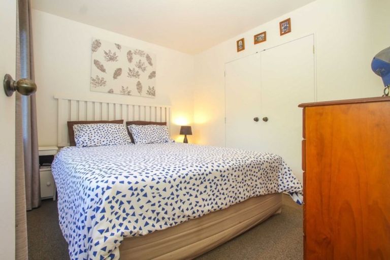 Photo of property in 10d Elliston Crescent, Stanmore Bay, Whangaparaoa, 0932