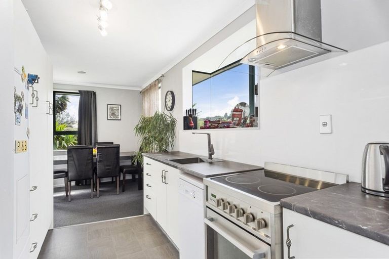 Photo of property in 32 Sunvale Place, Gate Pa, Tauranga, 3112
