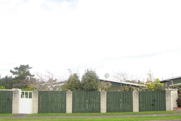 Photo of property in 165 Govett Avenue, Frankleigh Park, New Plymouth, 4310