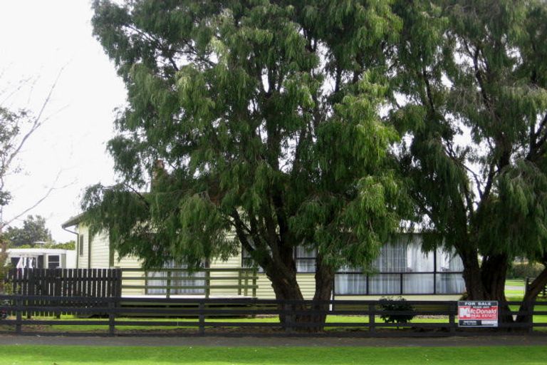 Photo of property in 11 Hutchins Street, Waitara, 4320