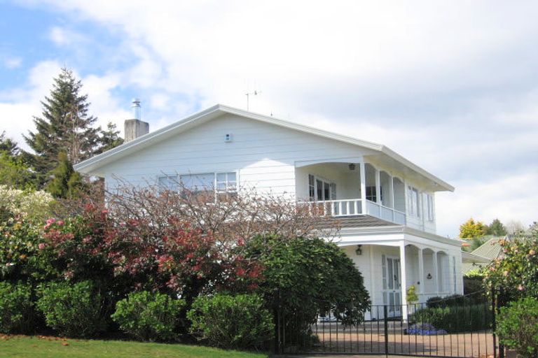 Photo of property in 35 Harvey Street, Waipahihi, Taupo, 3330